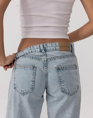 Low Rise Parallel Jeans in 80s Light Blue Wash